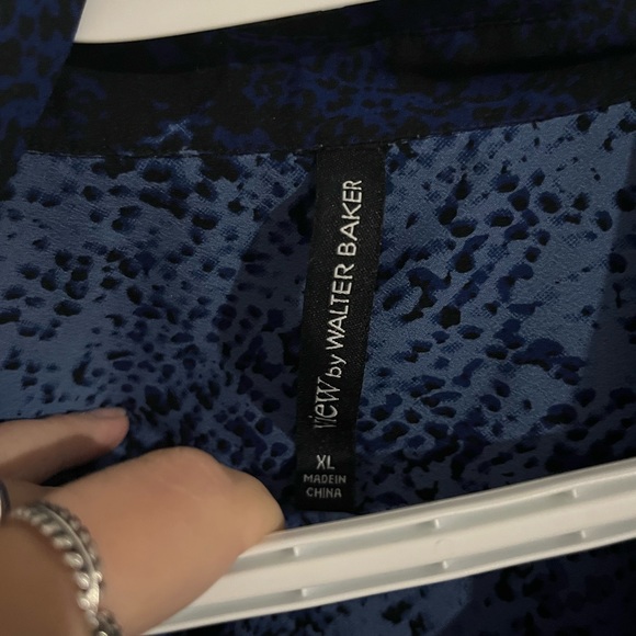 Beautiful blue button up blouse - Picture 2 of 2